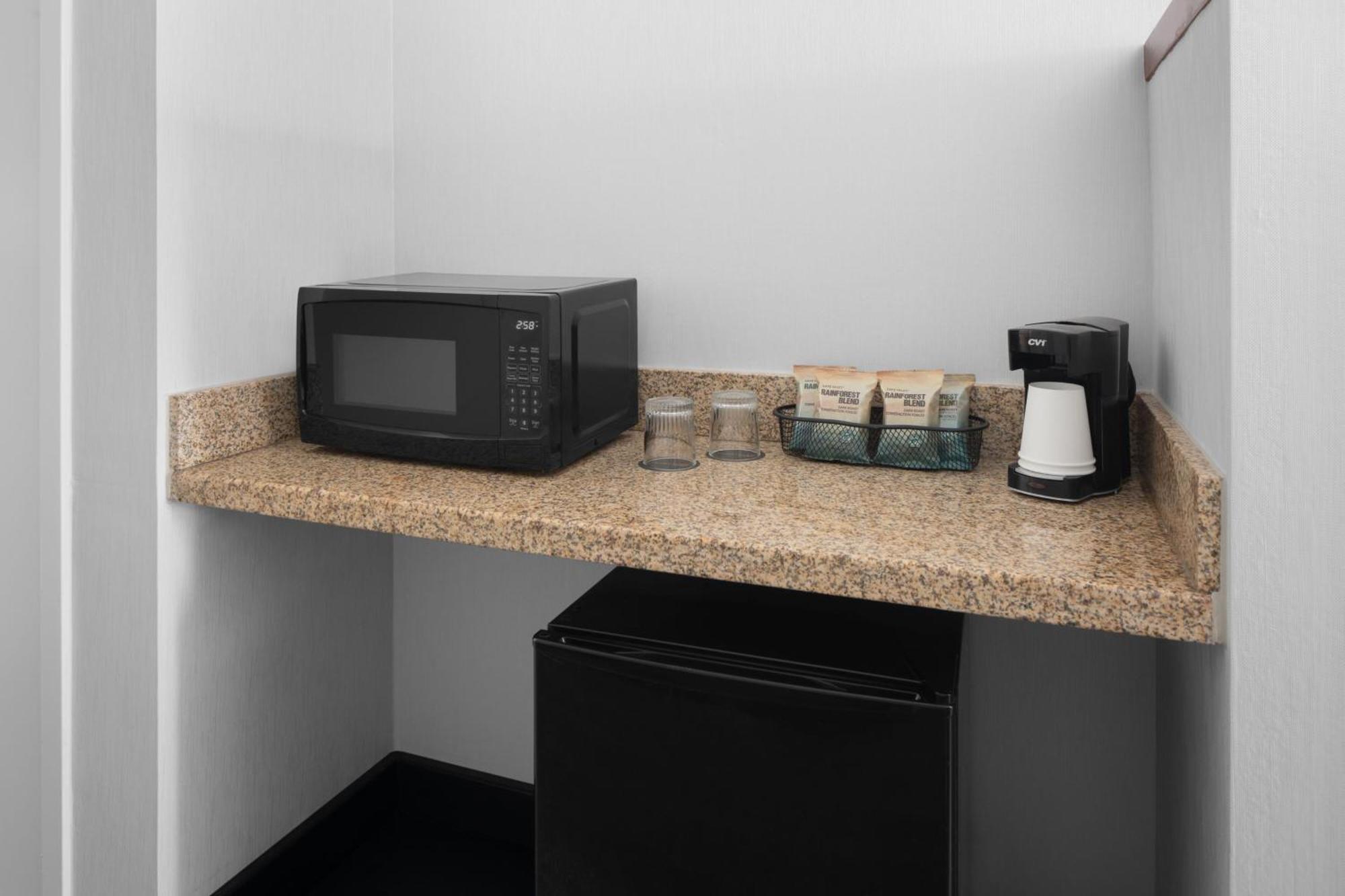 Hotel Courtyard By Marriott West/avondale 3*